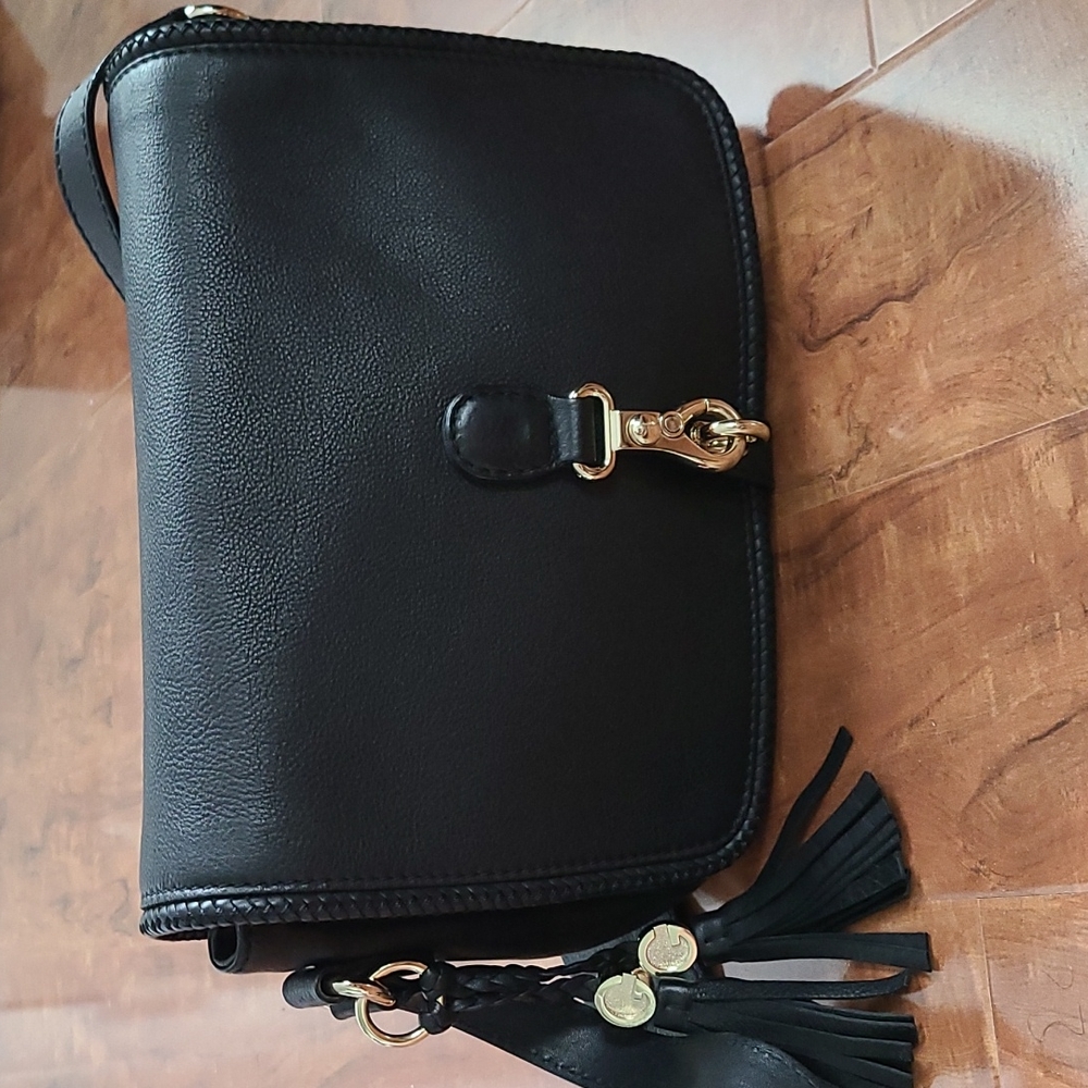 Authentic Gucci leather shoulder/crossbody bag